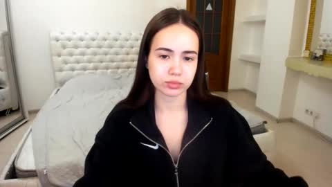 Snapshot of mmm_bananaa_ chatting on February 5, 2025, 8:46 pm Beata online show from February 5, 2025, 8:46 pm