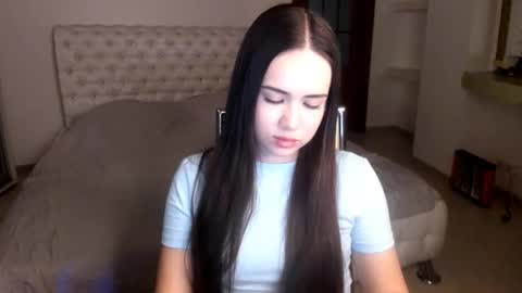 Snapshot of mmm_bananaa_ chatting on February 11, 2025, 9:25 pm Beata online show from February 11, 2025, 9:25 pm