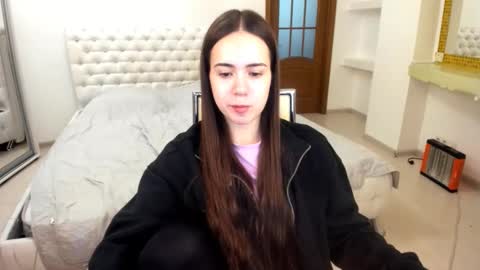 Snapshot of mmm_bananaa_ chatting on February 12, 2025, 6:30 pm Beata online show from February 12, 2025, 6:30 pm