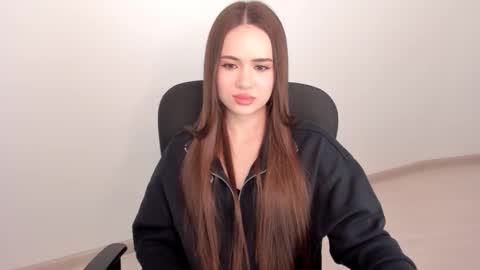 Snapshot of mmm_bananaa_ chatting on February 14, 2025, 12:57 pm Beata online show from February 14, 2025, 12:57 pm