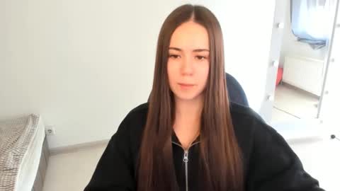 Snapshot of mmm_bananaa_ chatting on February 16, 2025, 12:32 pm Beata online show from February 16, 2025, 12:32 pm