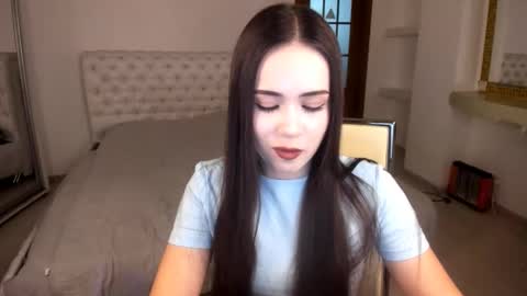 Snapshot of mmm_bananaa_ chatting on February 17, 2025, 6:04 pm Beata online show from February 17, 2025, 6:04 pm