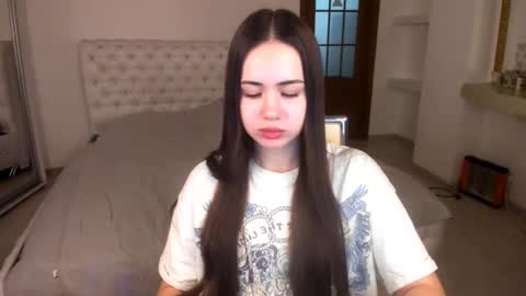 Snapshot of mmm_bananaa_ chatting on February 20, 2025, 7:30 pm Beata online show from February 20, 2025, 7:30 pm