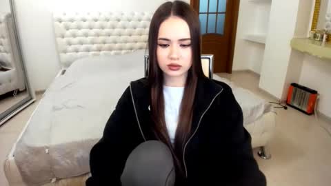 Snapshot of mmm_bananaa_ chatting on February 22, 2025, 5:02 pm Beata online show from February 22, 2025, 5:02 pm