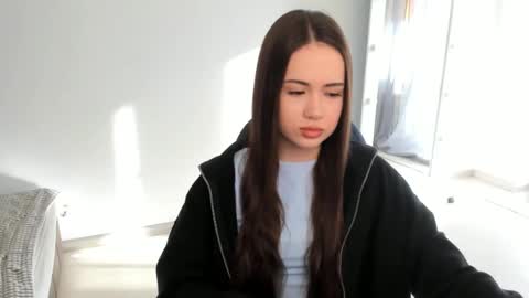 Snapshot of mmm_bananaa_ chatting on February 23, 2025, 1:21 pm Beata online show from February 23, 2025, 1:21 pm