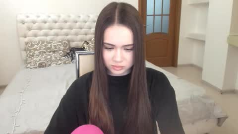 Snapshot of mmm_bananaa_ chatting on March 9, 2025, 6:54 pm Beata online show from March 9, 2025, 6:54 pm