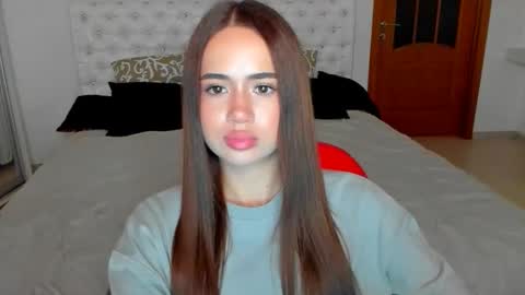 Snapshot of mmm_bananaa_ chatting on September 10, 2025, 6:52 pm Beata online show from September 10, 2025, 6:52 pm