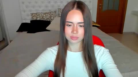 Snapshot of mmm_bananaa_ chatting on September 24, 2025, 6:33 pm Beata online show from September 24, 2025, 6:33 pm