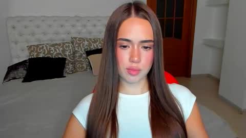 Snapshot of mmm_bananaa_ chatting on September 27, 2025, 4:56 pm Beata online show from September 27, 2025, 4:56 pm