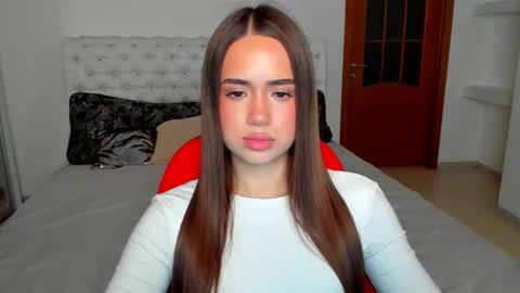 Snapshot of mmm_bananaa_ chatting on September 28, 2025, 5:07 pm Beata online show from September 28, 2025, 5:07 pm