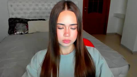 Snapshot of mmm_bananaa_ chatting on October 8, 2025, 4:15 pm Beata online show from October 8, 2025, 4:15 pm