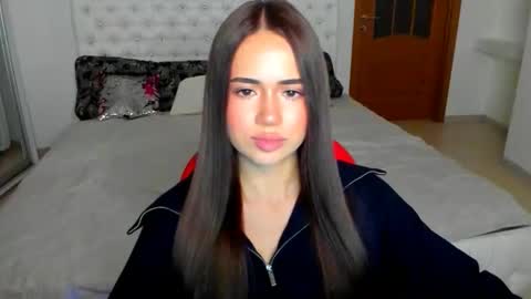 Snapshot of mmm_bananaa_ chatting on October 17, 2025, 5:26 pm Beata online show from October 17, 2025, 5:26 pm