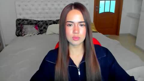 Snapshot of mmm_bananaa_ chatting on October 26, 2025, 6:03 pm Beata online show from October 26, 2025, 6:03 pm