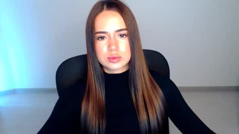 Snapshot of mmm_bananaa_ chatting on October 30, 2025, 8:27 am Beata online show from October 30, 2025, 8:27 am