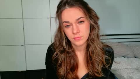 mmminnie online show from February 17, 2026, 9:06 am