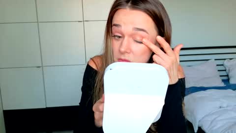 mmminnie online show from March 8, 2026, 3:38 pm