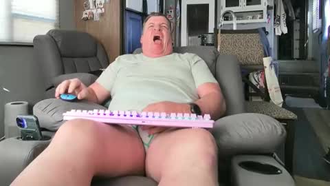 Snapshot of mmmthatsfunnn chatting on January 17, 2026, 6:33 pm mmmthatsfunnn online show from January 17, 2026, 6:33 pm