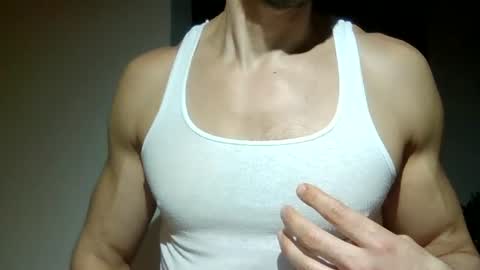 Snapshot of mmuscularman chatting on July 2, 2026, 7:36 am mmuscularman online show from July 2, 2026, 7:36 am