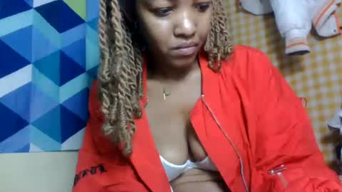 mmyriame online show from July 19, 2026, 9:29 pm