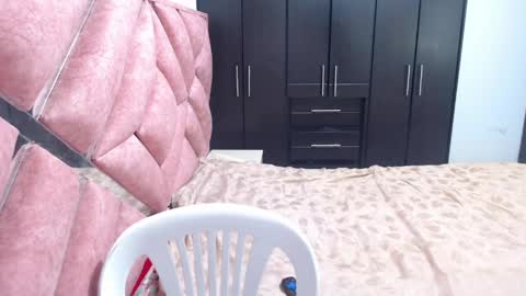 Catalina online show from April 21, 2026, 2:04 am