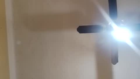 Snapshot of modelo_web18 chatting on September 29, 2025, 12:21 pm camilo online show from September 29, 2025, 12:21 pm