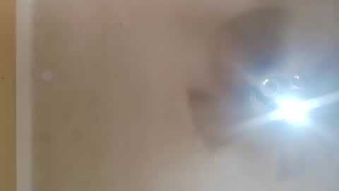 Snapshot of modelo_web18 chatting on November 17, 2025, 12:44 pm camilo online show from November 17, 2025, 12:44 pm