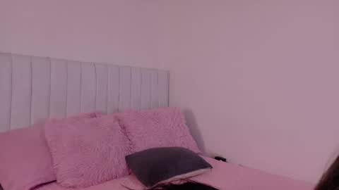 Snapshot of modelross07 chatting on March 8, 2026, 7:17 pm zoe ross online show from March 8, 2026, 7:17 pm