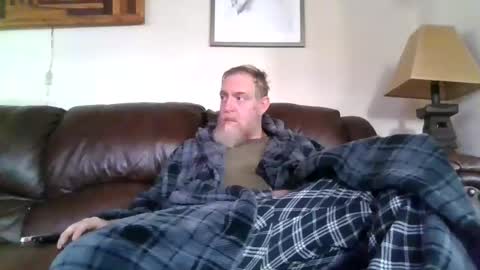 moeblick online show from December 1, 2024, 7:47 pm