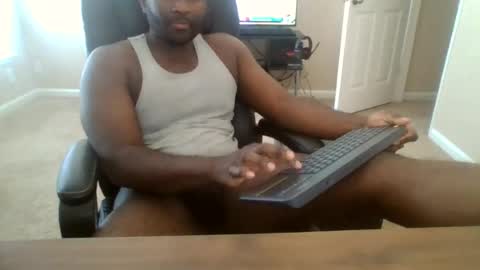 Snapshot of moed1987 chatting on July 25, 2026, 8:17 pm Carluv99 online show from July 25, 2026, 8:17 pm