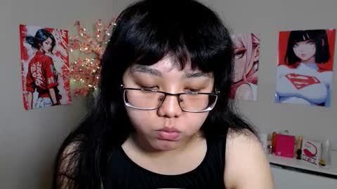 Molly online show from October 13, 2025, 4:34 am