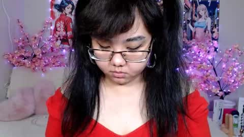 Molly online show from April 11, 2026, 3:33 am