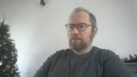 mofu781s online show from December 17, 2024, 7:29 am