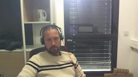 Julien online show from November 17, 2025, 11:05 am
