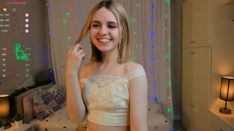 Laura online show from February 12, 2025, 1:09 am
