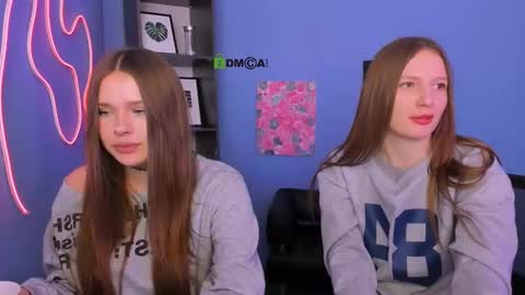 Snapshot of molianna_ chatting on March 20, 2026, 12:10 pm anna online show from March 20, 2026, 12:10 pm