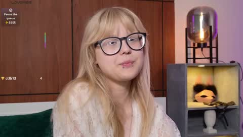 moliqin online show from June 7, 2026, 7:45 am