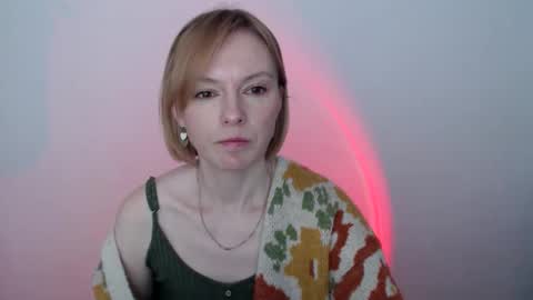 mollilove online show from May 16, 2026, 6:54 am