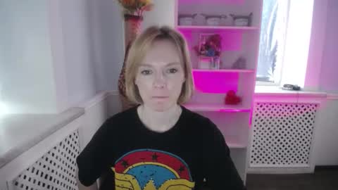 mollilove online show from May 27, 2026, 7:49 am