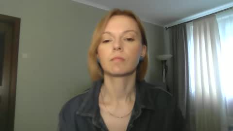 mollilove online show from June 3, 2026, 3:50 pm