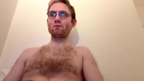 Snapshot of molliter chatting on May 3, 2026, 12:38 am molliter online show from May 3, 2026, 12:38 am