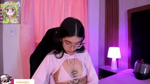 Molly online show from April 7, 2026, 4:18 pm