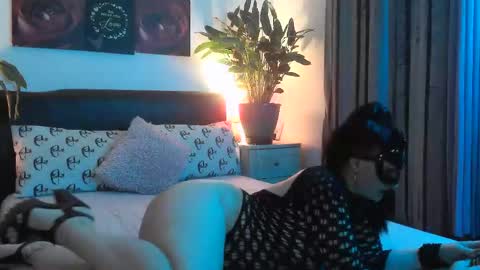 Molly online show from October 8, 2025, 10:07 pm