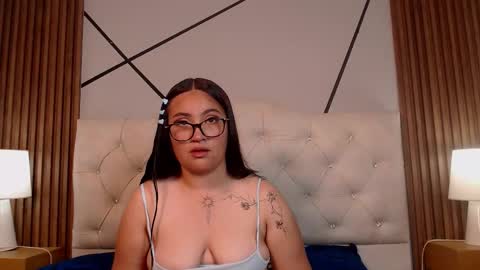 Snapshot of molly_dennver chatting on December 23, 2025, 12:19 am molly_dennver online show from December 23, 2025, 12:19 am