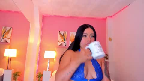 Snapshot of molly_h0t chatting on February 6, 2026, 12:30 pm online show from February 6, 2026, 12:30 pm