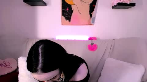 molly_kisss online show from October 25, 2025, 4:31 am