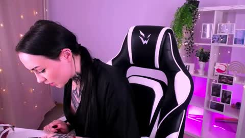 molly_kisss online show from October 26, 2025, 10:21 am