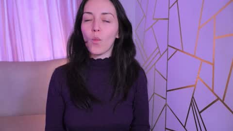   MOLLY   online show from November 10, 2025, 3:00 pm