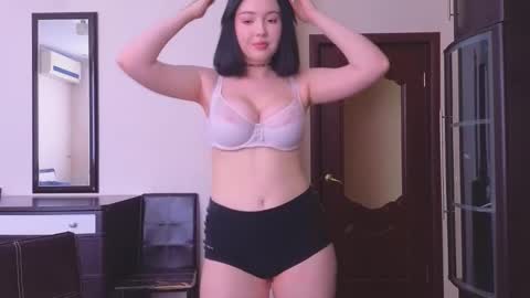 Snapshot of molly_millerr chatting on February 28, 2025, 7:37 am molly_millerr online show from February 28, 2025, 7:37 am