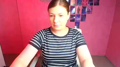 Snapshot of molly_mis chatting on June 25, 2026, 11:15 am Molly online show from June 25, 2026, 11:15 am