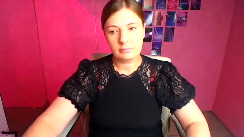 Snapshot of molly_mis chatting on June 29, 2026, 11:32 am Molly online show from June 29, 2026, 11:32 am